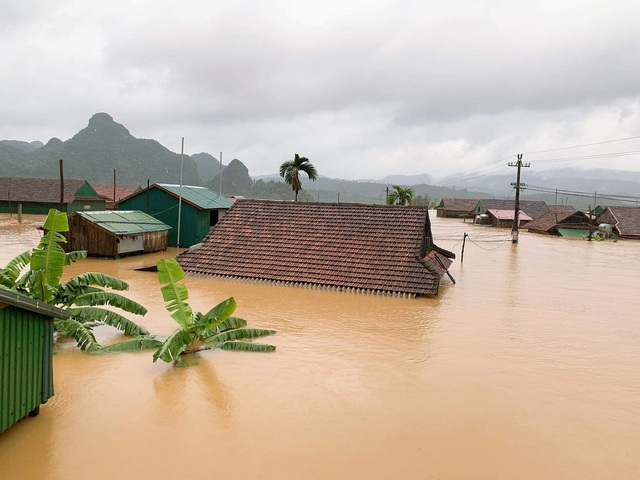 Les inondations au Centre font 36 morts et 12 disparus