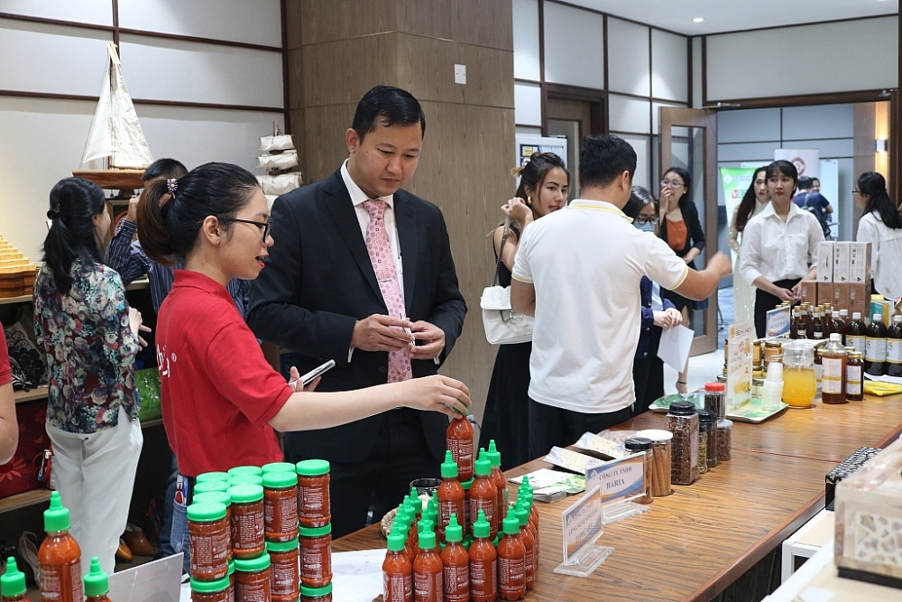 Marché de Singapour, opportunités et défis pour les petites et moyennes entreprises vietnamiennes