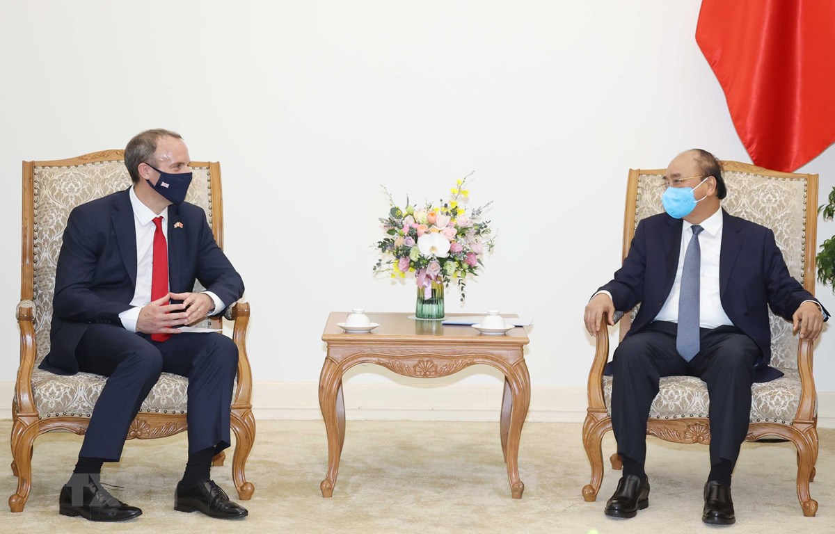 Le PM Nguyên Xuân Phuc reçoit le ministre britannique des Affaires étrangères