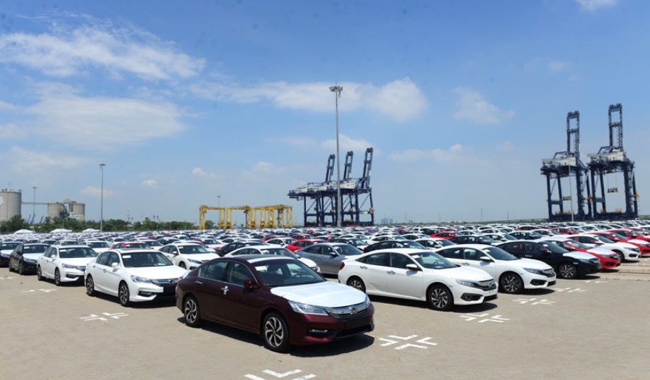 Plus de 80 000 automobiles importées au Vietnam en 10 mois