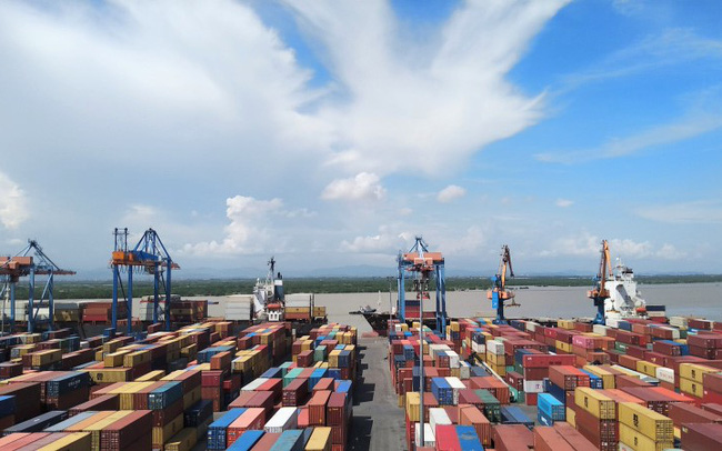 Près de 630 millions de tonnes de marchandises transportées via les ports maritimes en 11 mois