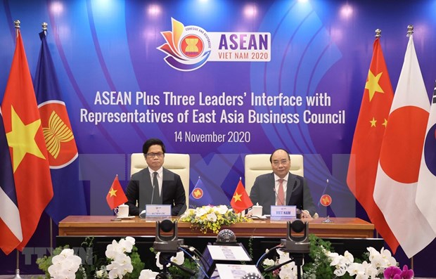 Dialogue des dirigeants de l ASEAN + 3 pays avec des représentants du Conseil d affaires de l Asie de l Est
