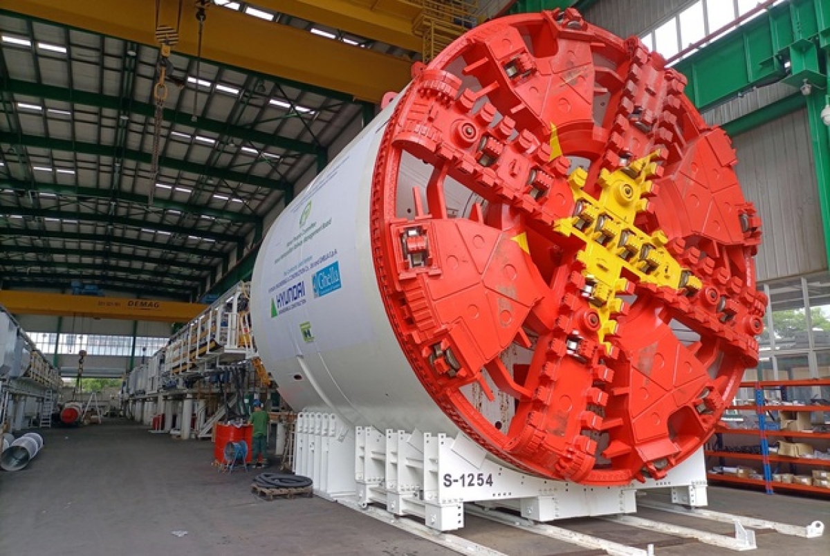 Le premier tunnelier de la ligne de métro N°3 de Hanoï est arrivé au Vietnam