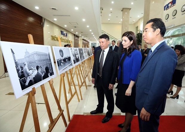 Une exposition de photos marque les 70 ans de l amitié Vietnam-Bulgarie
