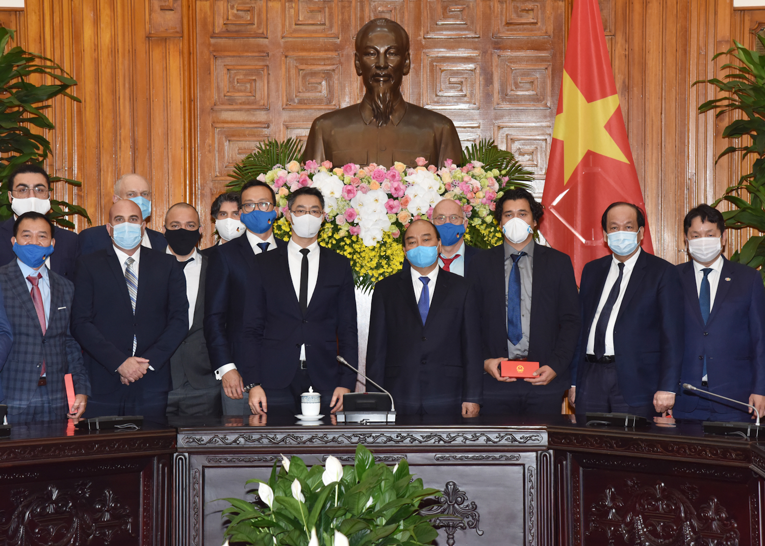 Le PM Nguyen Xuan Phuc reçoit l ancien vice-Premier ministre allemand