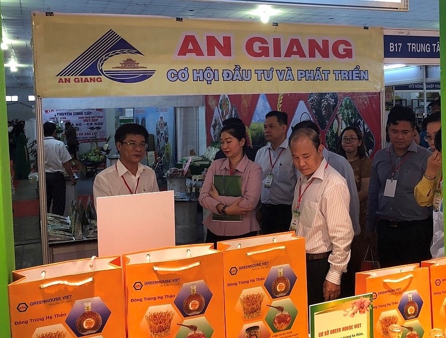 Plus de 200 stands à la 3e foire agricole de Ho Chi Minh-Ville