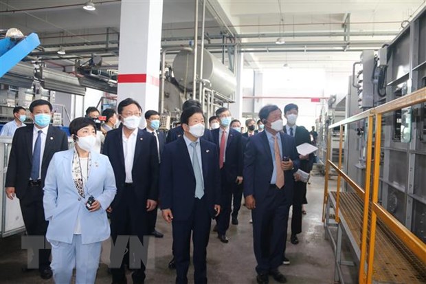 Le président de l’AN sud-coréenne visite des entreprises à Dông Nai