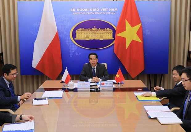 Vietnam-Pologne consultation politique en ligne au niveau de vice-ministres