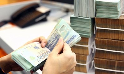 10 mois Les recettes fiscales atteignent 979 724 milliards de dongs
