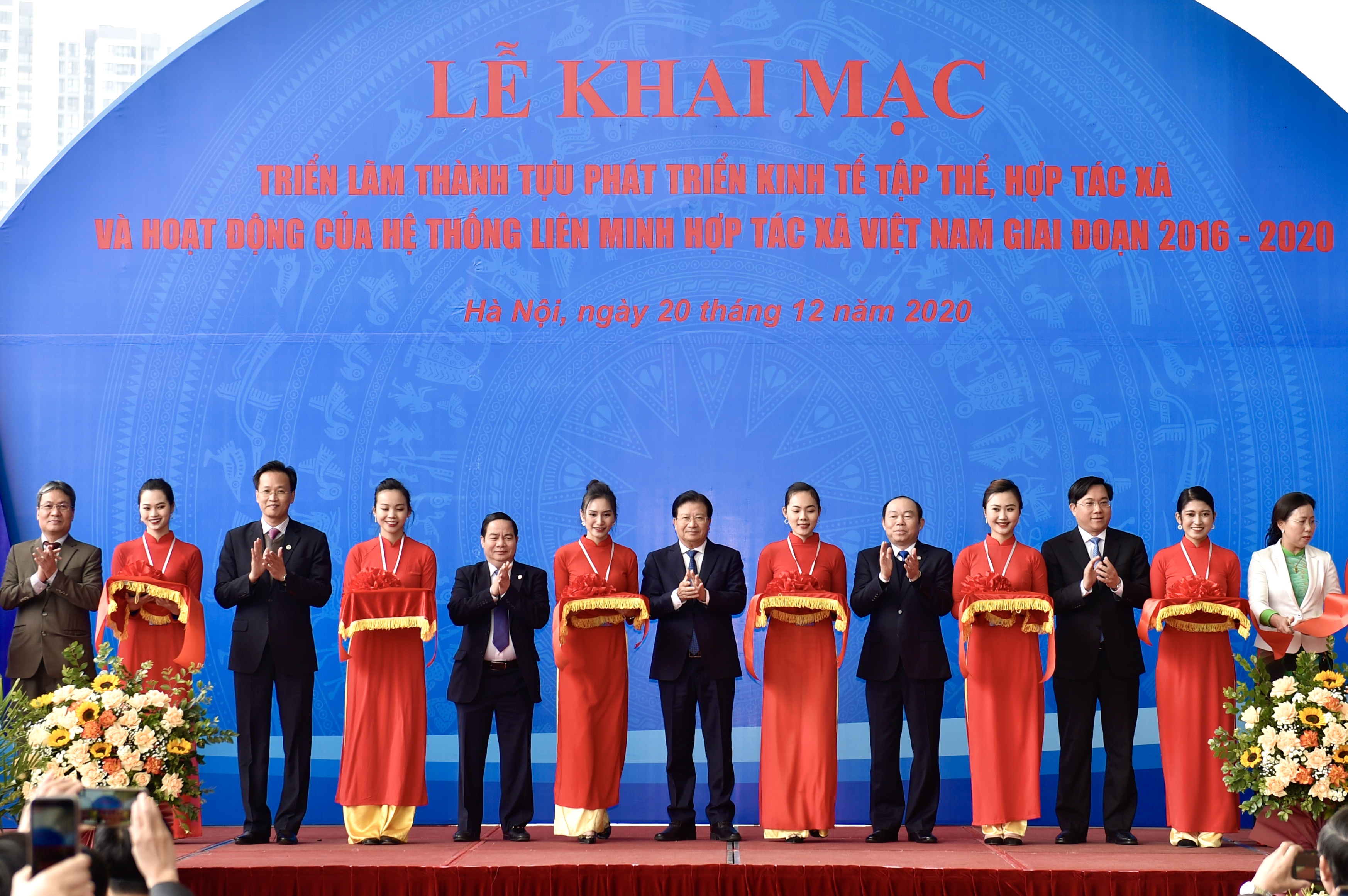 Les réalisations de l économie collective s exposent à Hanoi