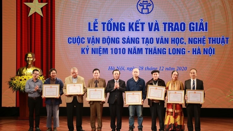 Annonce des gagnants de la campagne de composition littéraire et artistique pour célébrer le 1010e anniversaire de Thang Long - Hanoi