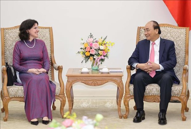 Le PM Nguyên Xuân Phuc reçoit l’ambassadrice cubaine