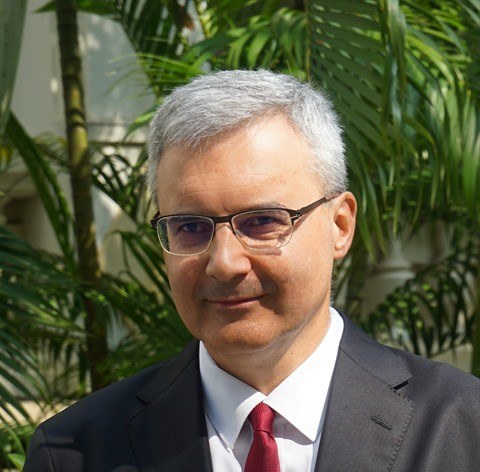 L’ambassadeur Nicolas Warnery  La France est engagée aux côtés du Vietnam