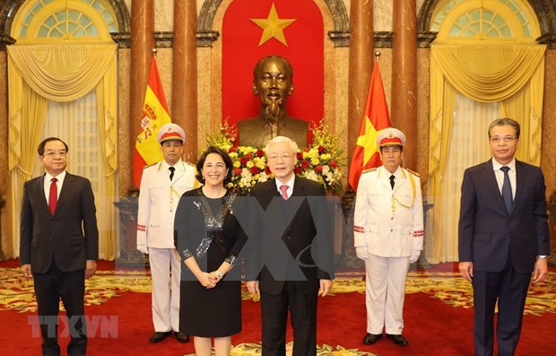 Le dirigeant Nguyen Phu Trong reçoit de nouveaux ambassadeurs étrangers