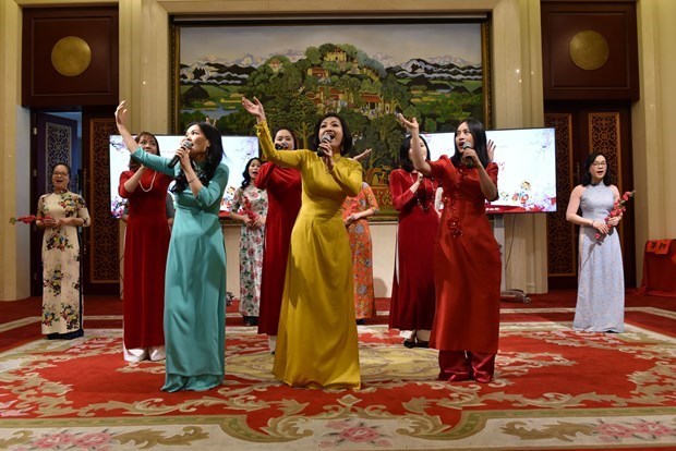 Les Vietnamiens en Chine et au Laos célèbrent la fête du Têt