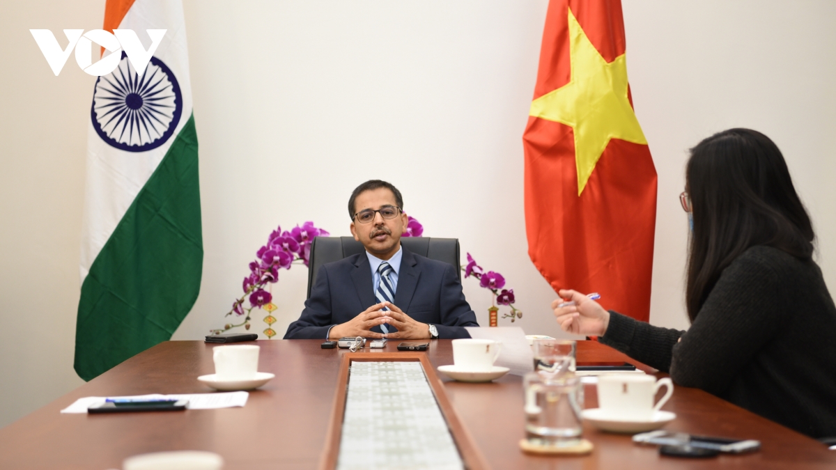 L ambassadeur indien loue le rôle du Parti communiste du Vietnam