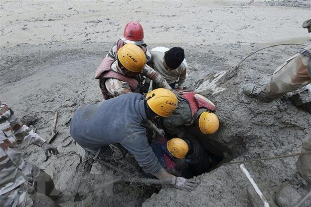 Crues en Inde messages de condoléances du Premier ministre Nguyên Xuân Phuc