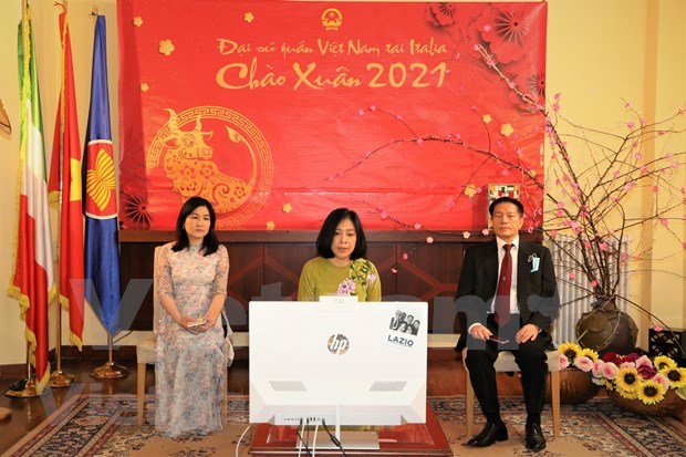La communauté vietnamienne dans le monde fête le Têt du Buffle