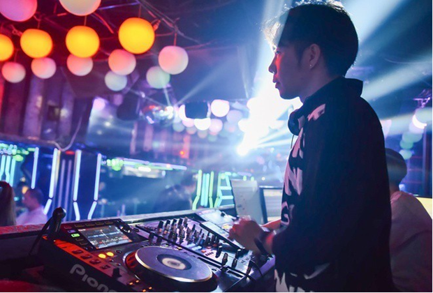 Hô Chi Minh-Ville autorise la réouverture des bars, karaokés et discothèques