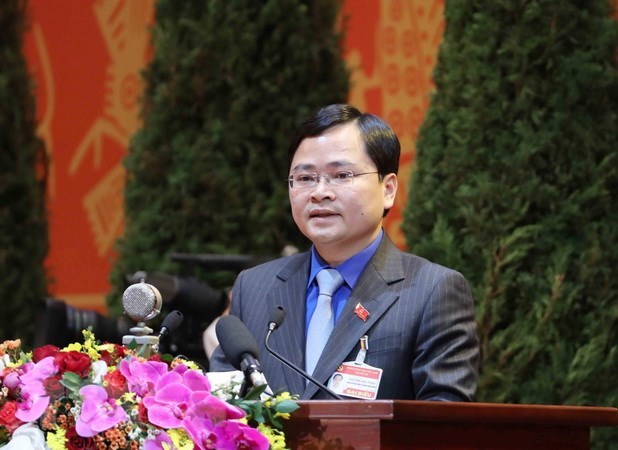 Remise de l’insigne Pour les jeunes générations à 78 individus vietnamiens