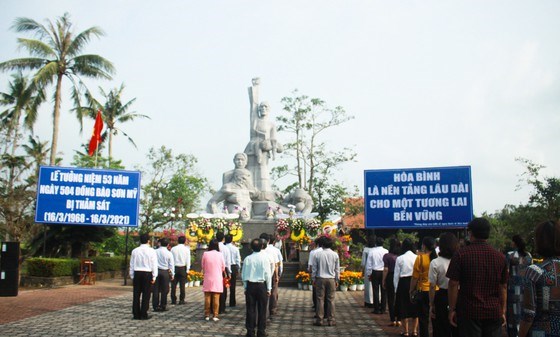 Quang Ngai commémore les victimes du massacre de Son My