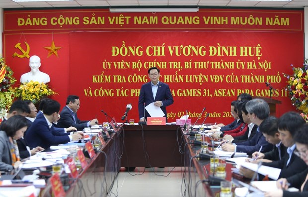 Un responsable de Hanoi inspecte les travaux des SEA Games 31, ASEAN Para Games 11