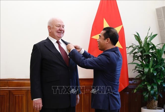 L’ambassadeur russe à l’honneur