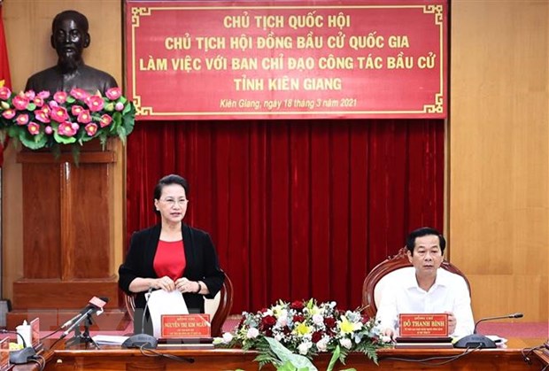 La présidente de l AN travaille avec le Comité de pilotage des élections de Kien Giang