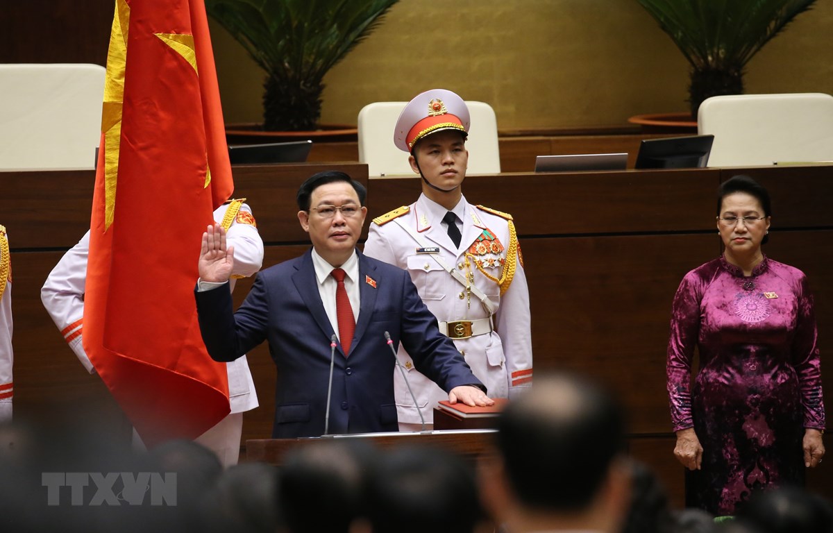 M Vuong Dinh Hue élu président de l Assemblée nationale du Vietnam