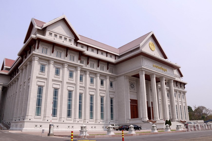Remise du nouveau bâtiment de l Assemblée nationale financé par le Vietnam au Laos