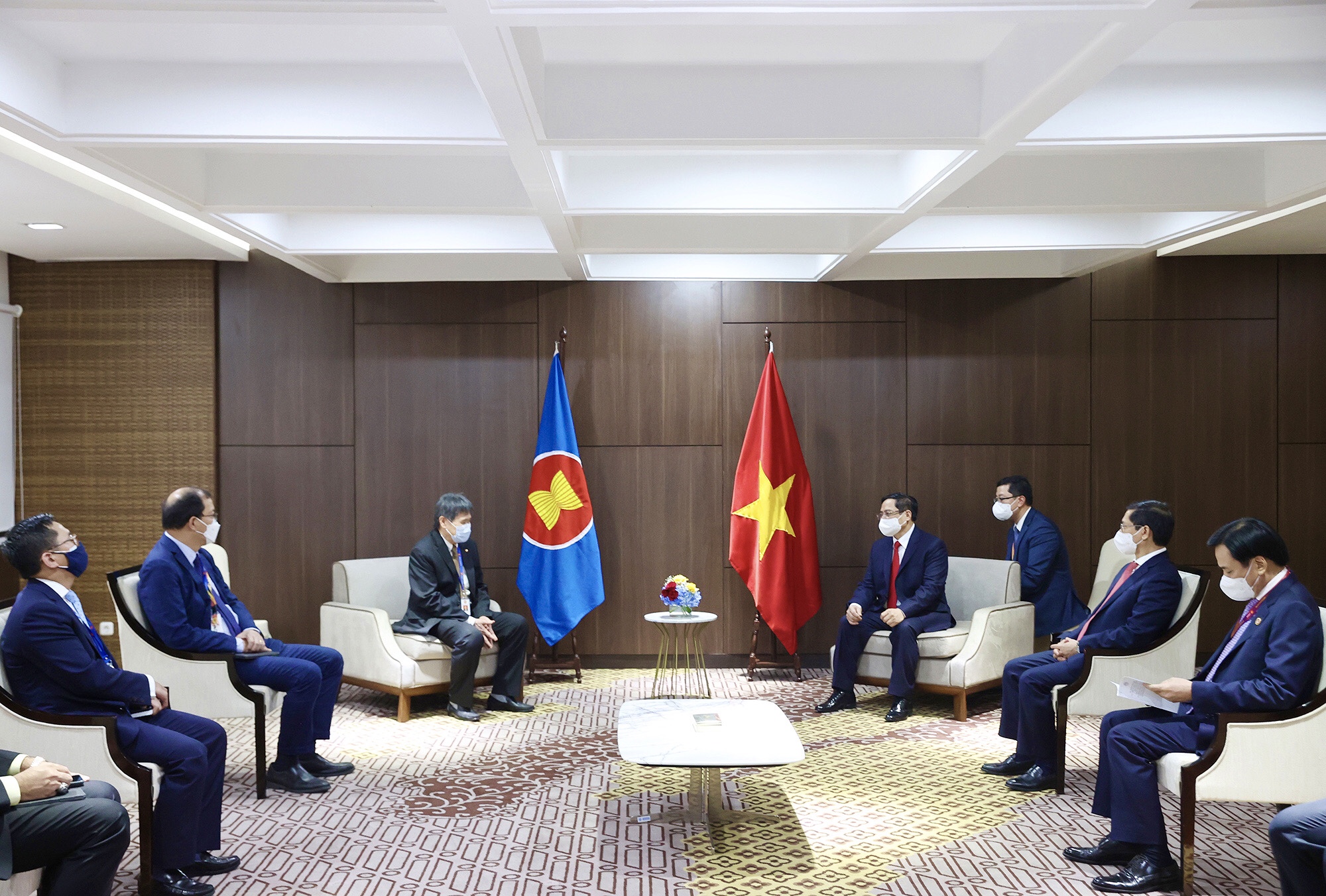 Le PM Pham Minh Chinh reçoit le secrétaire général de l’ASEAN