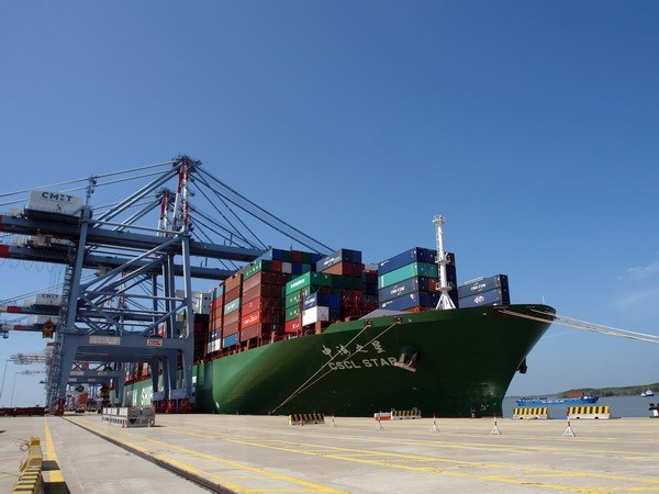 Le port Cai Mep Thi Vai reçoit un porte-conteneurs transportant les marchandises vers les Etats-Unis