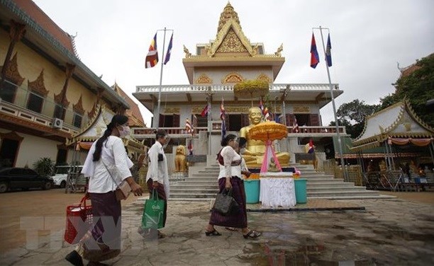 Le Vietnam offre 300 000 dollars au Cambodge pour soutenir ses efforts contre le COVID-19