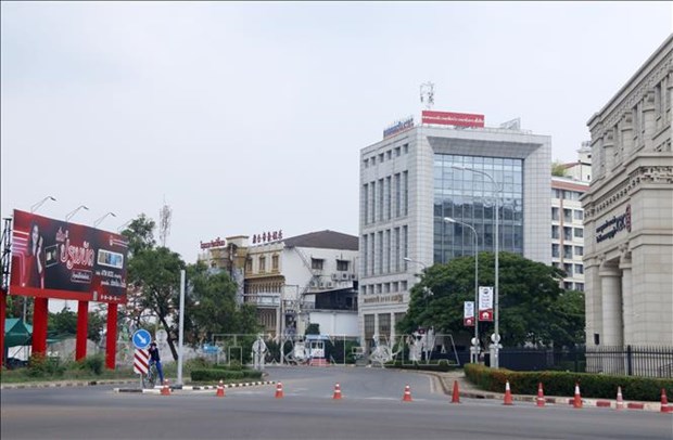 COVID-19  l’ambassade du Vietnam accorde un soutien optimal aux Vietnamiens du Laos