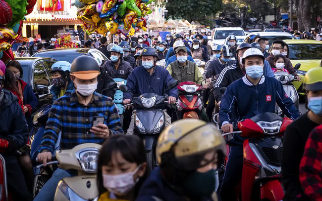 Vox Malgré les avertissements des experts, les inconvénients de la fermeture des frontières, pourquoi le Vietnam réussit-il