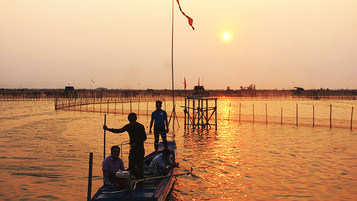 Beauté paisible de la lagune de Chuon