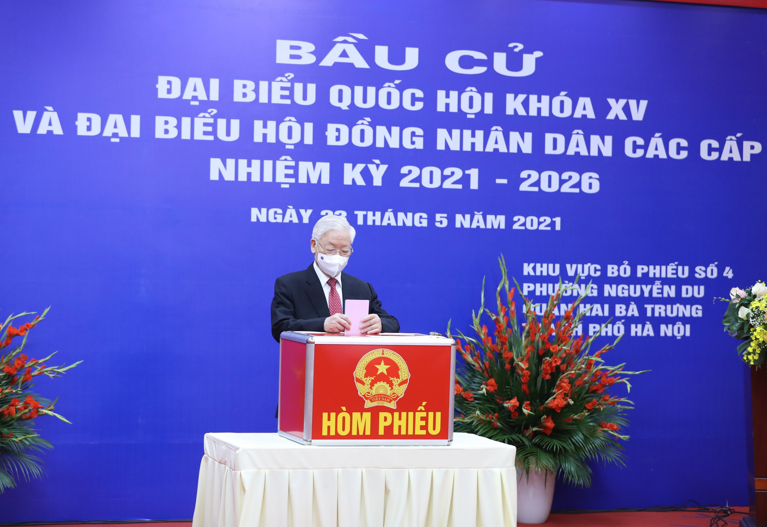 Le leader du Parti vote dans l’arrondissement de Hai Ba Trung à Hanoi