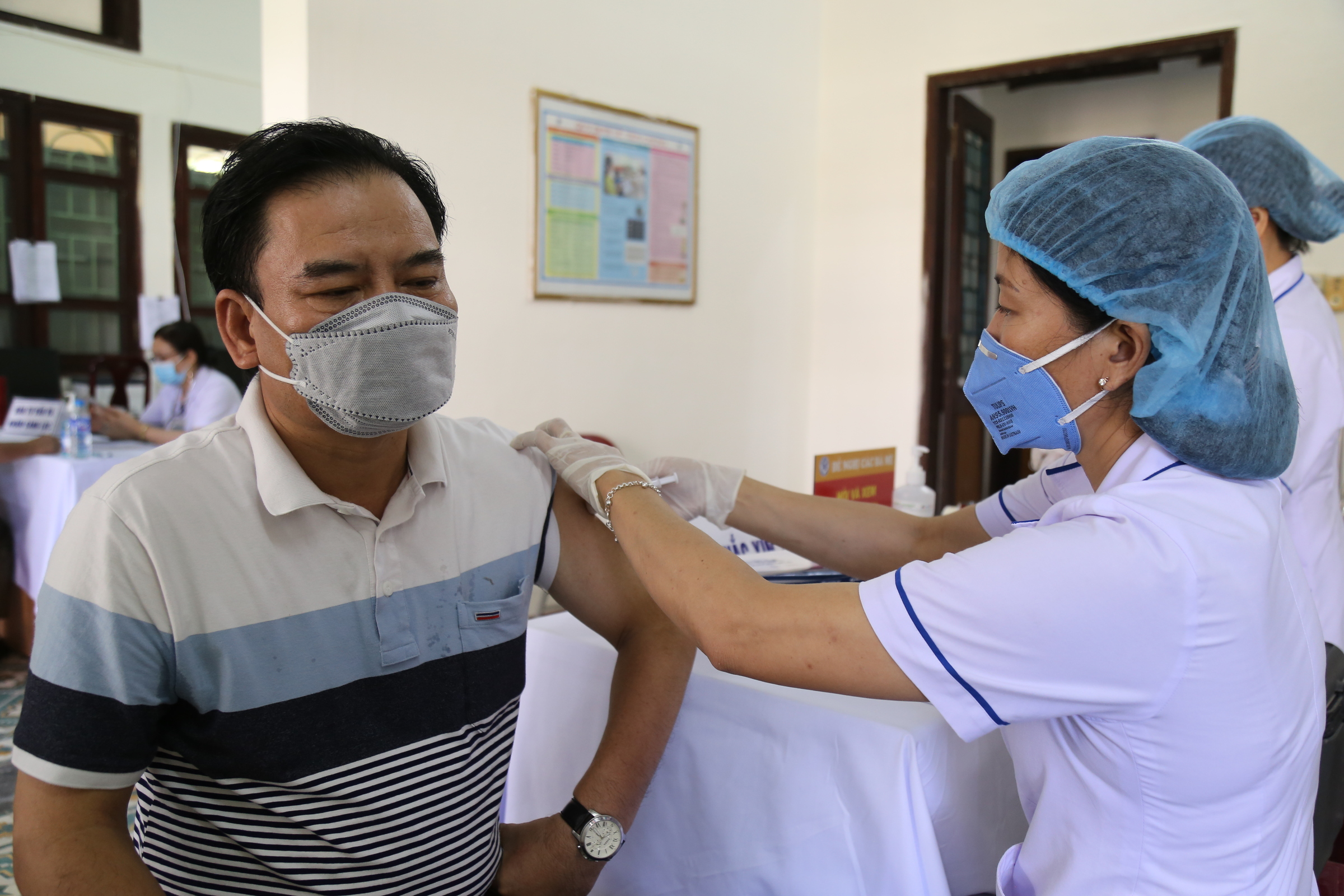 COVID-19 début de la vaccination des travailleurs des zones industrielles de Bac Giang, Bac Ninh