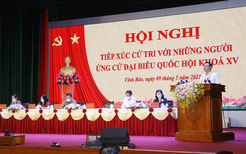 Le président de l’AN à l’écoute des électeurs de Hai Phong