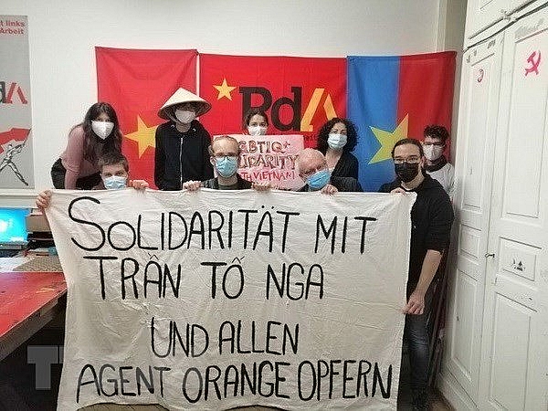 Le Parti suisse du travail soutient les victimes de l agent orange dioxine du Vietnam