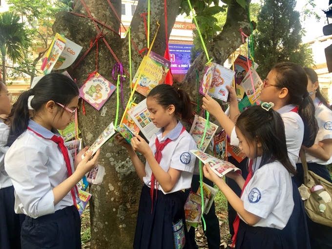 Hanoi développe des bibliothèques mobiles dans 50 écoles de banlieue