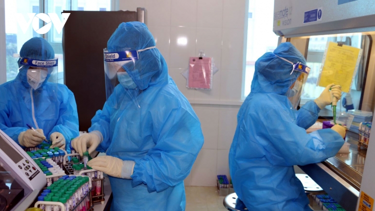 COVID-19 283 cas d’infection supplémentaires à midi