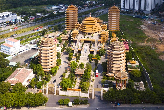Des stupas-pagodes ayant établi des records au Vietnam