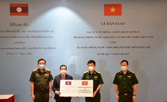COVID-19 aide contenue du ministère vietnamien de la Défense à son homologue lao