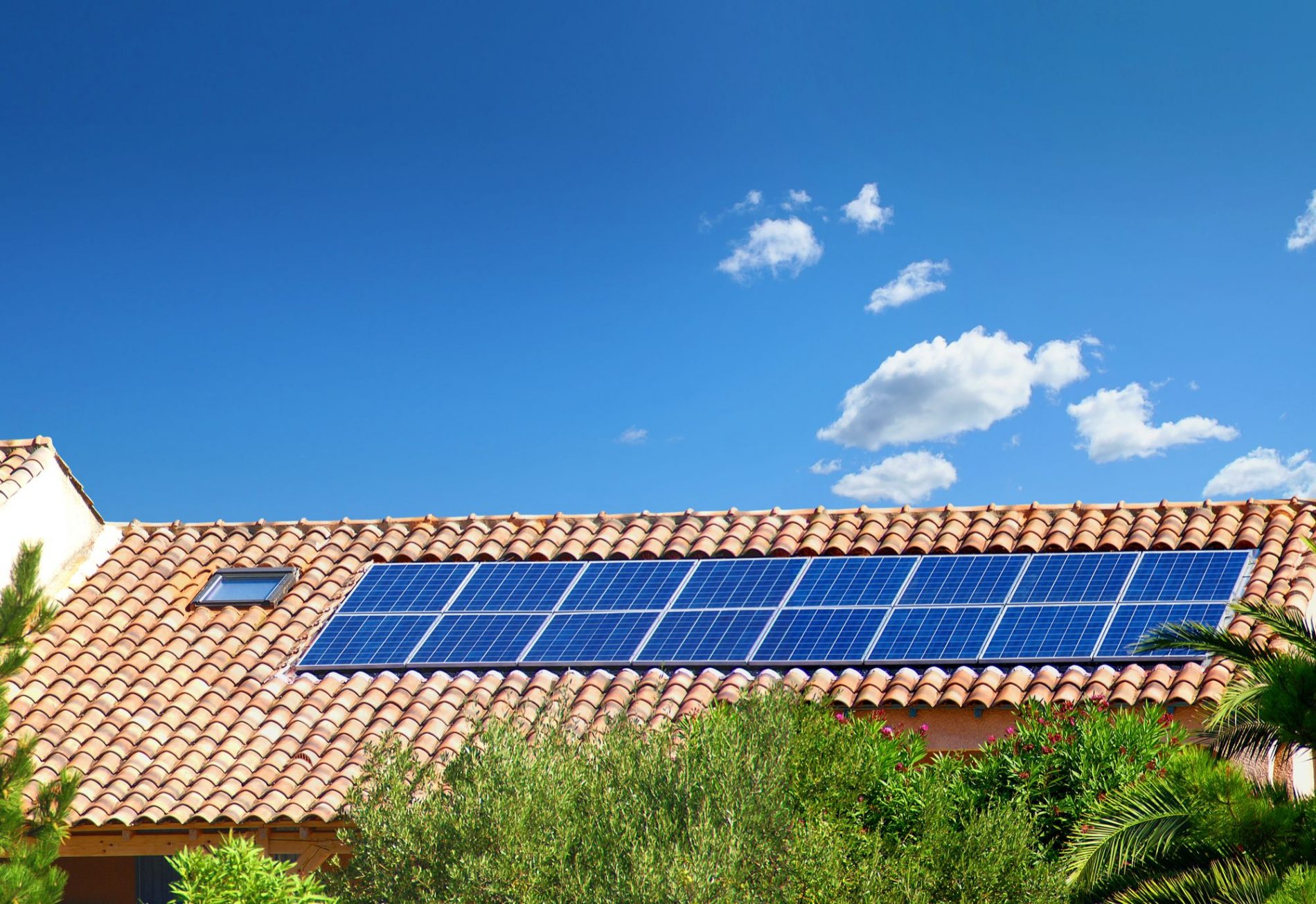 Pourquoi les investisseurs étrangers s intéressent-ils à la production de toitures photovoltaïques au Vietnam