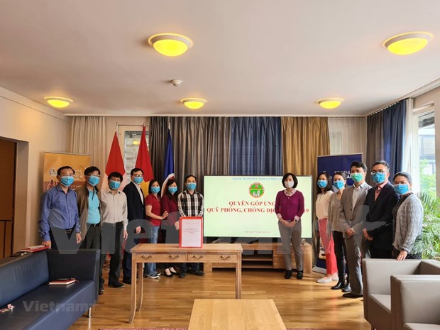 L ambassade du Vietnam en Suisse au chevet au Fonds de vaccination anti-Covid-19
