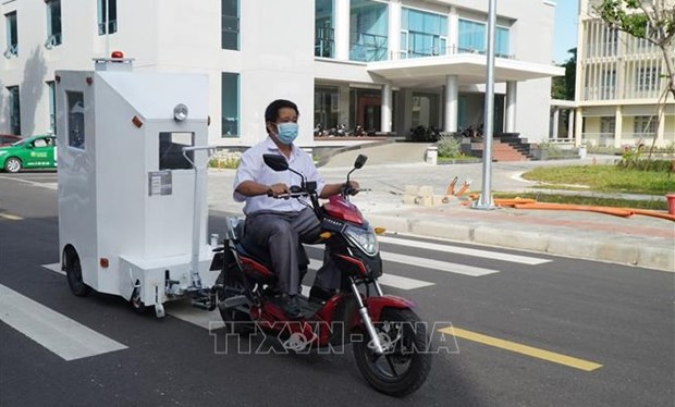 L’Ecole polytechnique de Da Nang invente une cabine transportant des patients du COVID-19