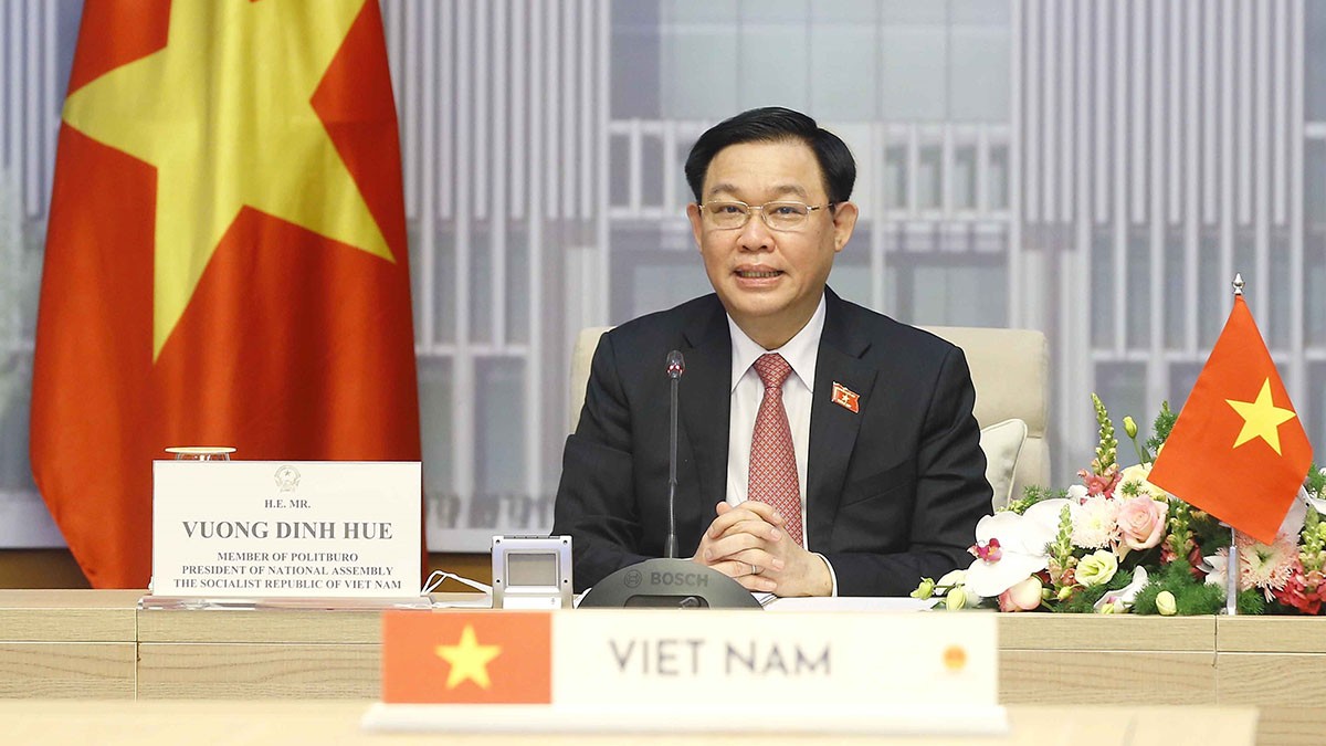 Entretien en ligne entre les présidents des Assemblées nationales Vietnam-Hongrie
