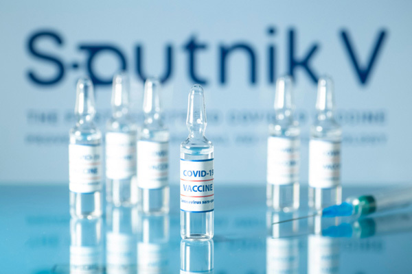 Un premier lot de vaccins russes Spoutnik V produit au Vietnam
