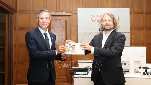 COVID-19 Berlin Allemagne offre 30 000 kits de test au Vietnam